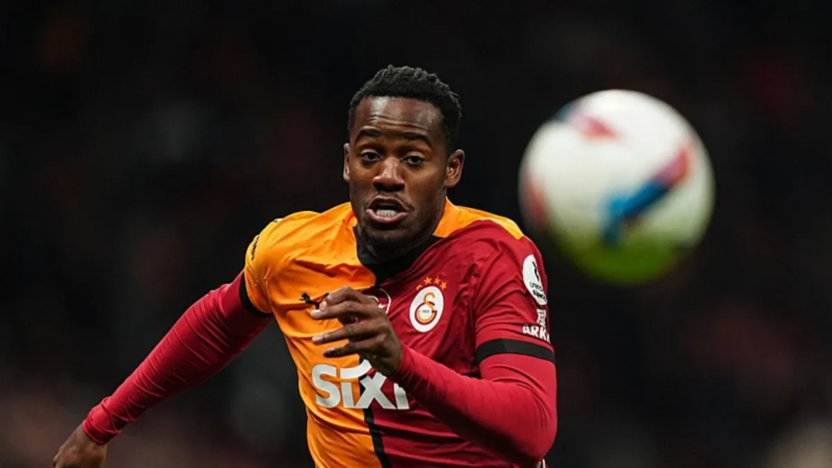 Michy Batshuayi son dakikada penaltı kaçırdı