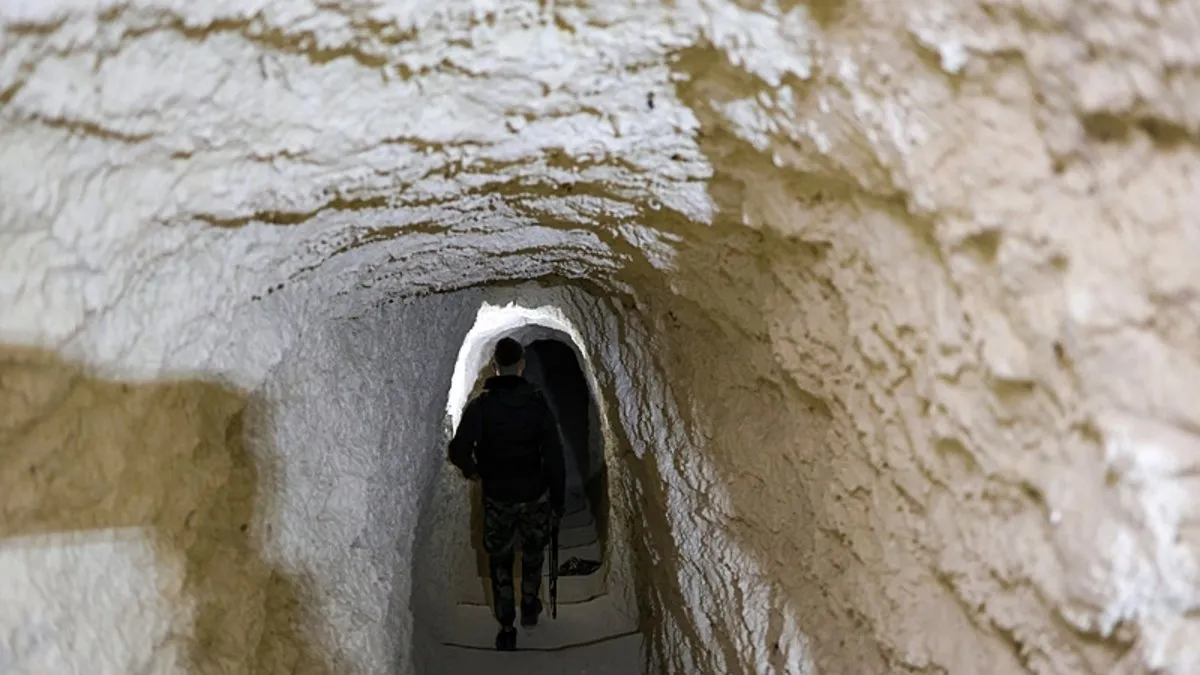 Halep’te PKK/YPG’den kurtarılan fabrikada terör tünelleri bulundu